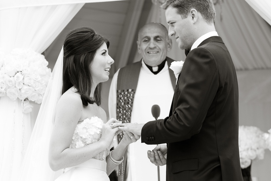 Article: Sophisticated Vera Wang Wedding Bands for Grooms
Photography: Bob %26 Dawn Davis Photography
Read More:
http://www.insideweddings.com/news/jewelry/sophisticated-vera-wang-wedding-bands-for-grooms/1314/