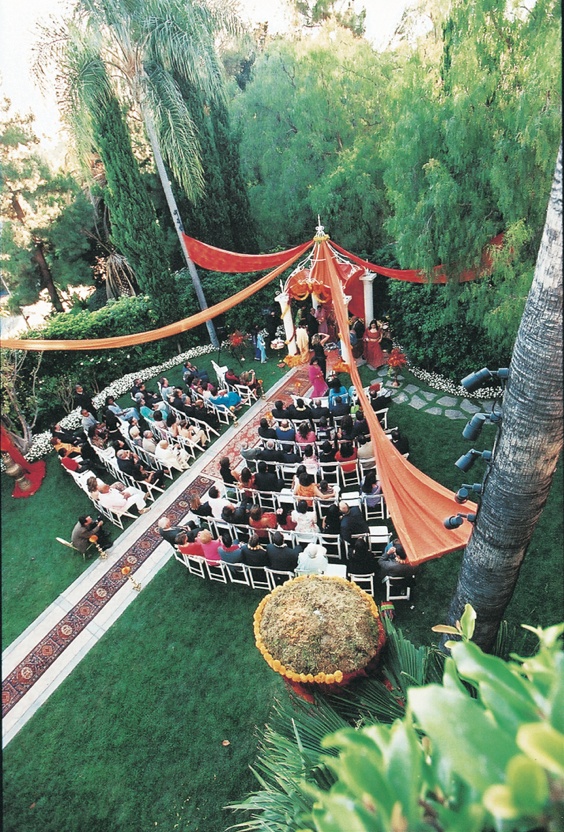 Indian Ceremony Décor
Photography: Simone %26 Martin Photography
Read More:
http://www.insideweddings.com/weddings/indian-wedding-at-the-beverly-hills-hotel-california/9/ Aerial view of Beverly Hills Indian ceremony