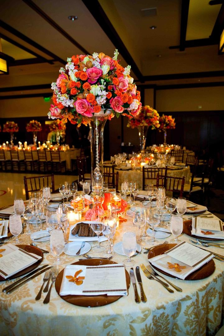 Colorful Tablescape
Photography: Vallentyne Photography
Read More:
http://www.insideweddings.com/weddings/spring-wedding-at-the-lodge-at-torrey-pines/388/ Transparent vase on gold-embossed linens