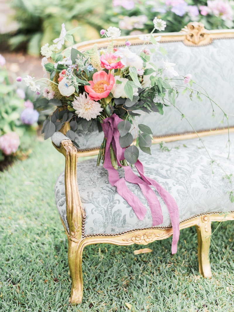 Bohemian Bouquet on Settee
Photography: Honey Honey Photography
Read More:
http://www.insideweddings.com/weddings/romantic-french-garden-decor-with-victorian-and-bohemian-style/832/ bohemian bouquet on Victorian antique settee styled wedding shoot
