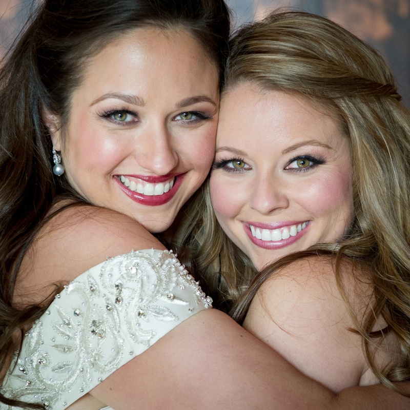 Rosy Bridal Makeup
Photography: Handeland Tesoro Photography
Read More:
http://www.insideweddings.com/weddings/snowy-outdoor-winter-ceremony-cozy-lodge-reception/522/ Bride and bridesmaid with pink blush and lipstick