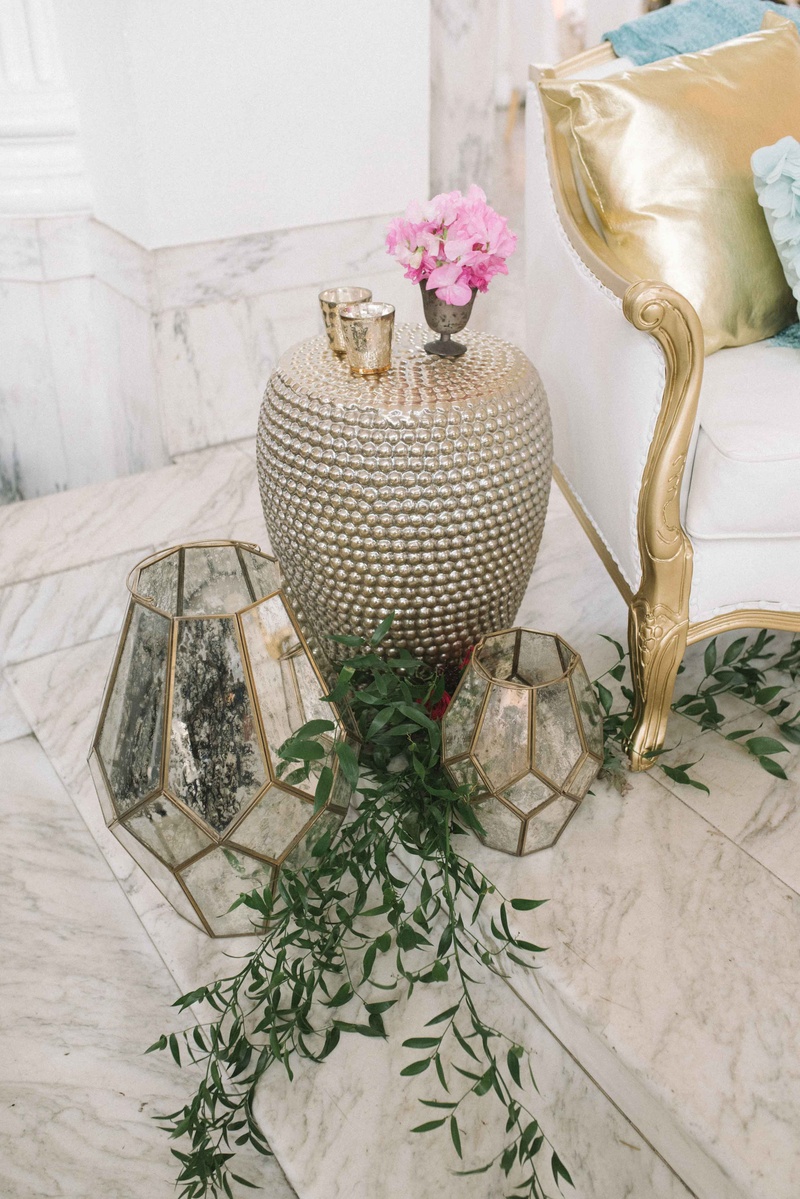 Geometric Lounge Area Furniture
Photography: Krista Mason Photography
Read More:
http://www.insideweddings.com/weddings/mediterranean-inspired-styled-shoot-featuring-unique-details/856/ geometric unique wedding reception lounge area furniture greenery flowers side table