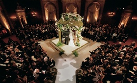 Ceremony in the Round
Photography: Todd Johnson Photography
Read More:
http://www.insideweddings.com/weddings/1930s-themed-wedding-at-the-millennium-biltmore-hotel-in-california/222/ Jewish wedding with chuppah in center