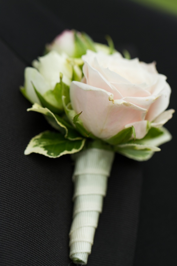 Pink Rose Boutonniere
Photography: Aaron Watson Photography
Read More:
http://www.insideweddings.com/weddings/classic-virginia-wedding-inspired-by-grace-kellys-elegance/511/ Light pink rose with green leaves boutonniere