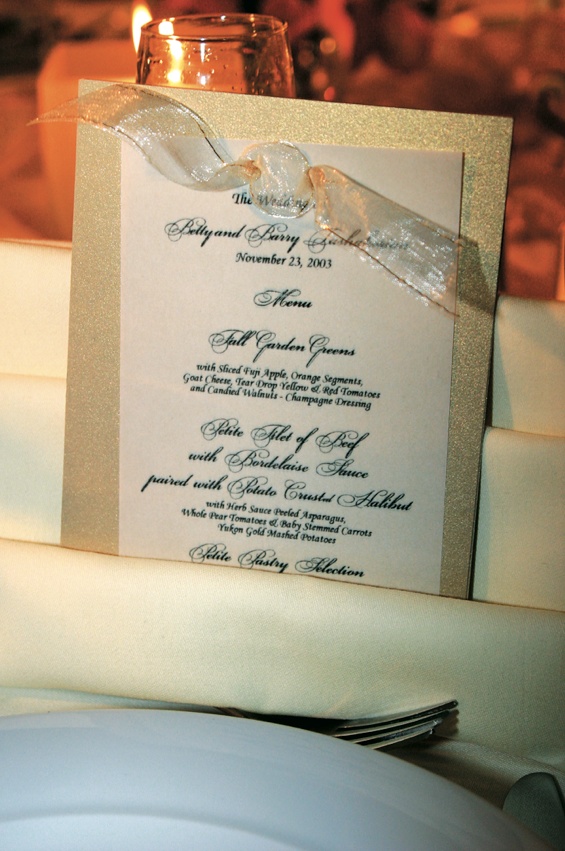 Gold Menu Cards
Photography: Lifetime Images (Steven Schlesinger)
Read More:
http://www.insideweddings.com/weddings/formal-black-tie-wedding-in-la-jolla-california/52/ Ivory menu cards bordered by shiny gold card