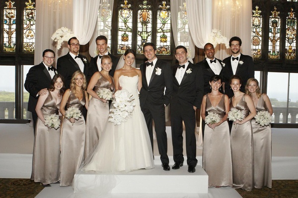 Romantic All-White Celebration in Chicago, Illinois - Inside Weddings Romantic All-White Celebration in Chicago, Illinois - Inside Weddings