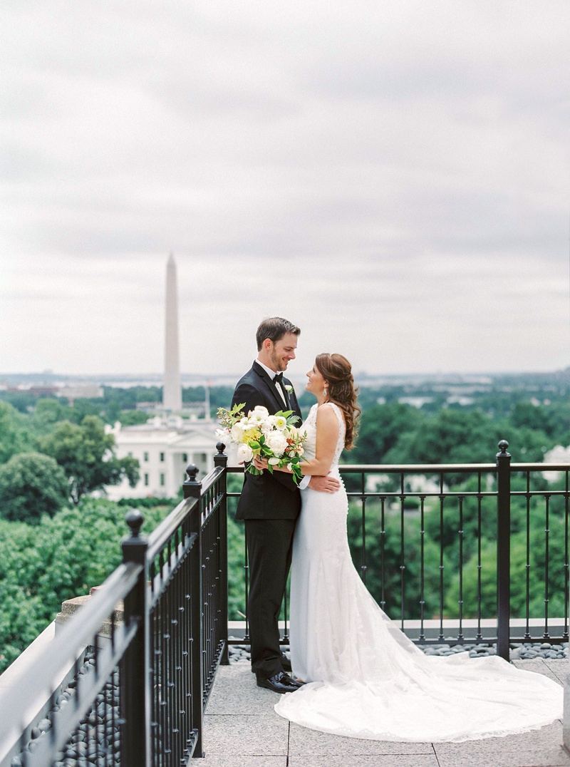 Portrait by the Washington Monument
Photography: Branco Prata
Read More:
http://www.insideweddings.com/weddings/chic-destination-wedding-with-california-style-in-washington-dc/1042/ Wedding portrait with view of The White House and Washington Monument in Washington, DC outdoors