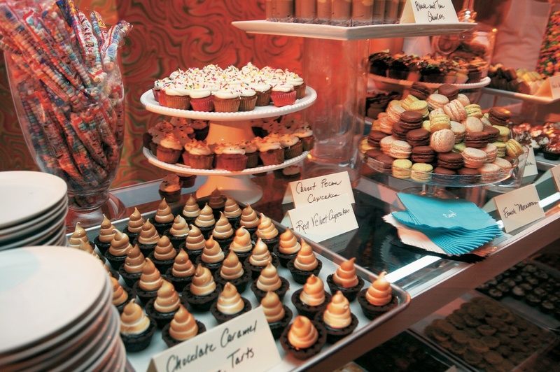 Informal Sweet Shop With Blue Napkins Informal Sweet Shop With Blue Napkins