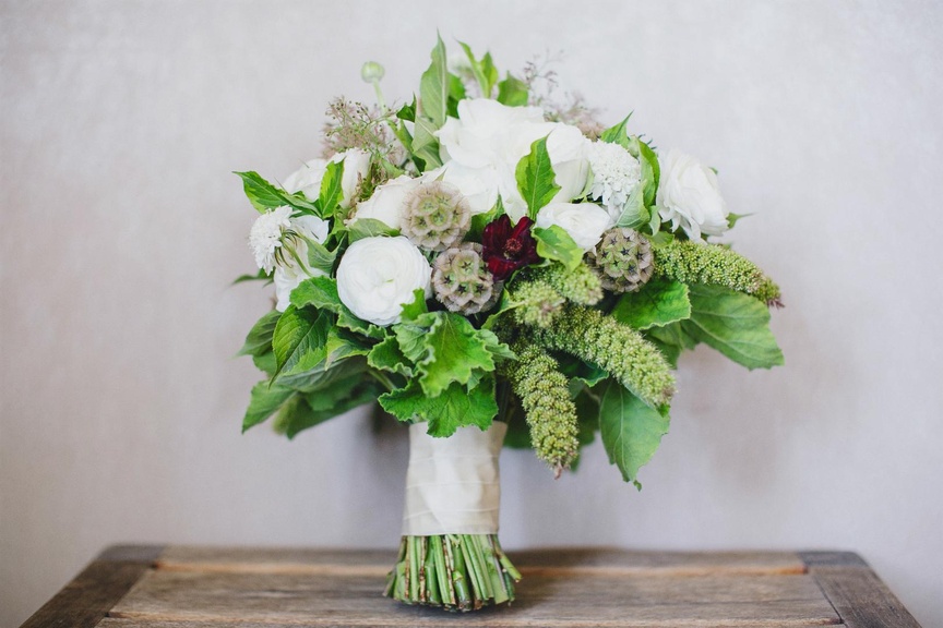 Article: How to Add a Natural Element to White Bouquets
Photography: Jasmine Star Photography
Read More:
http://www.insideweddings.com/news/planning-design/how-to-add-a-natural-element-to-white-bouquets/1333/
