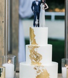 White %26 Gold Cake with Cake Topper
Photography: Jana Williams Photography
Read More:
http://www.insideweddings.com/weddings/jillian-murray-and-dean-geyer/1125/ Jillian Murray and Dean Geyer life like cake topper white three layer cake gold brushstroke detail