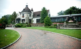 Château Wedding Venue
Photography: Studio Nine Photography
Read More:
http://www.insideweddings.com/weddings/romantic-summer-chateau-wedding-in-new-jersey/324/ Pleasantdale Château in West Orange New Jersey