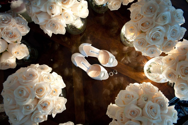 Bridesmaids' Bouquets
Photography: Josh Lynn Photography
Read More:
http://www.insideweddings.com/weddings/purple-white-gold-new-jersey-celebration/339/ Bridesmaids' bouquets of white roses dotted with pearls