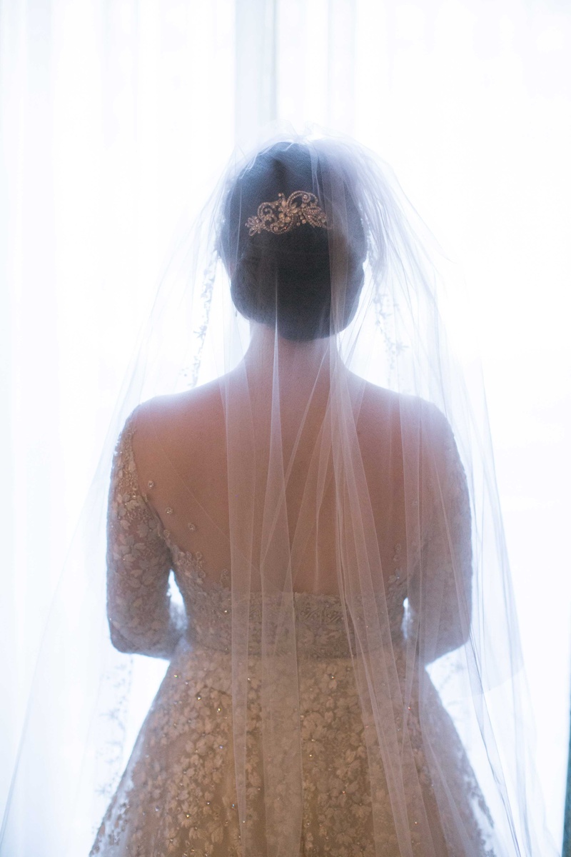 Bride Showing Off Back of Dress, Veil, Headpiece
Photography: Joey Kennedy Photography
Read More:
http://www.insideweddings.com/weddings/classically-elegant-catholic-wedding-in-pittsburgh-pennsylvania/909/ bride showing off back dress veil headpiece elegant up-do twigs and honey roman catholic wedding