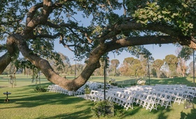Outdoor Ceremony by Sprawling Tree
Photography: Amy %26 Stuart Photography
Read More:
http://www.insideweddings.com/weddings/outdoor-jewish-ceremony-with-white-green-color-palette-in-ojai/1049/ outdoor ceremony with large tree sprawling over the seats