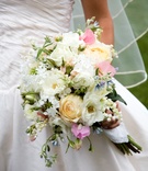 Romantic Bridal Bouquet
Photography: Carrie Patterson Photography
Read More:
http://www.insideweddings.com/weddings/tented-wedding-with-nature-inspired-decor-in-jackson-hole-wyoming/244/ Fresh flowers wrapped in delicate handkerchief