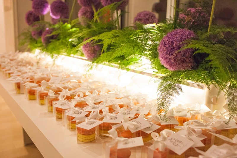 Allium Flowers, Ferns, and Macarons
Photography: Eric Kelley
Read More:
http://www.insideweddings.com/weddings/summer-wedding-with-clean-color-palette-modern-design-in-chicago/776/ macaroon wedding favors, purple allium flowers and ferns
