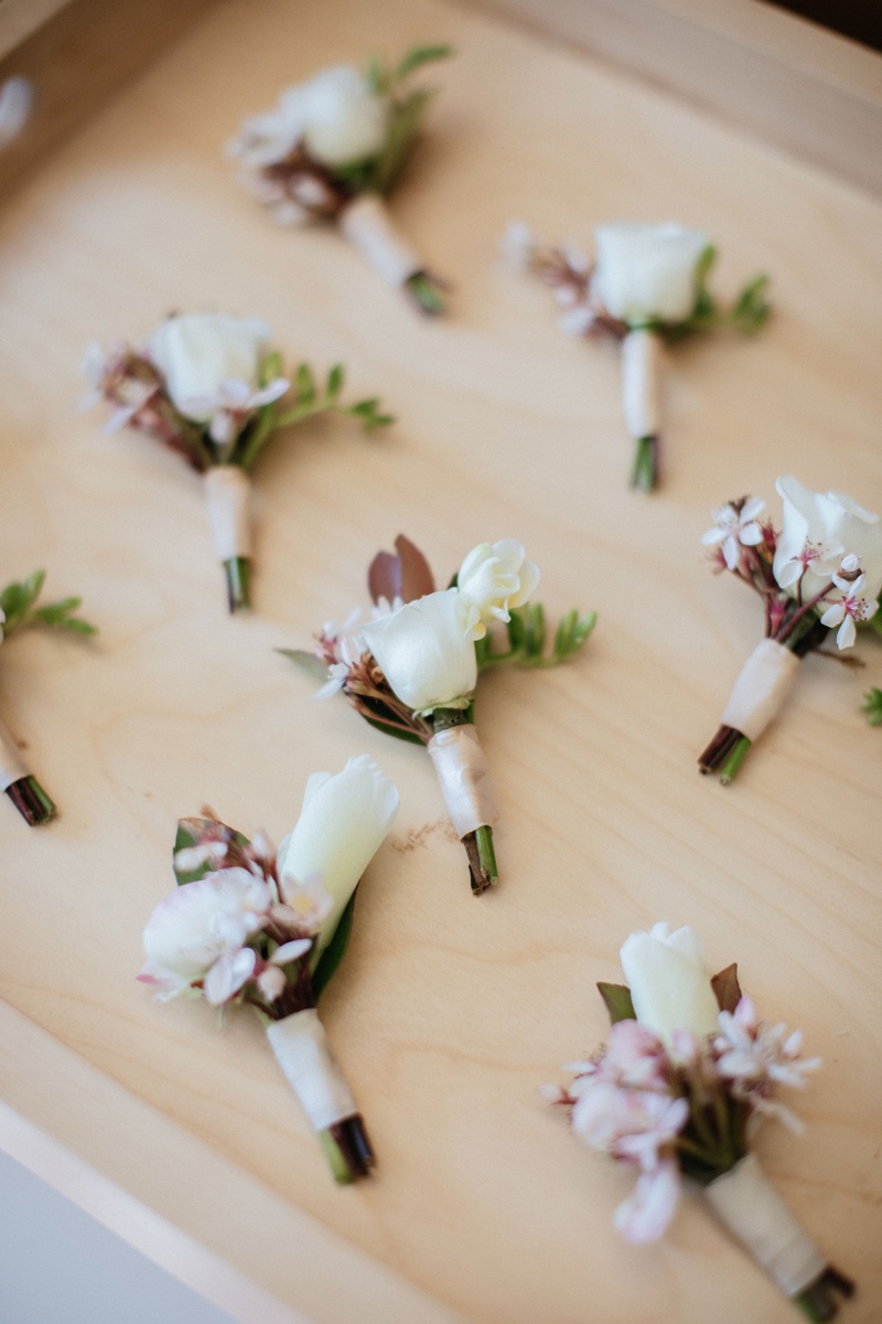 Romantic Ivory %26 Blush Boutonniere
Photography: Chris J. Evans Photography
Read More:
http://www.insideweddings.com/weddings/outdoor-winter-ceremony-and-reception-on-the-big-island-in-hawaii/1306/ wedding boutonniere japanese hawaiian influence blush ribbon leaf greenery hawaii wedding