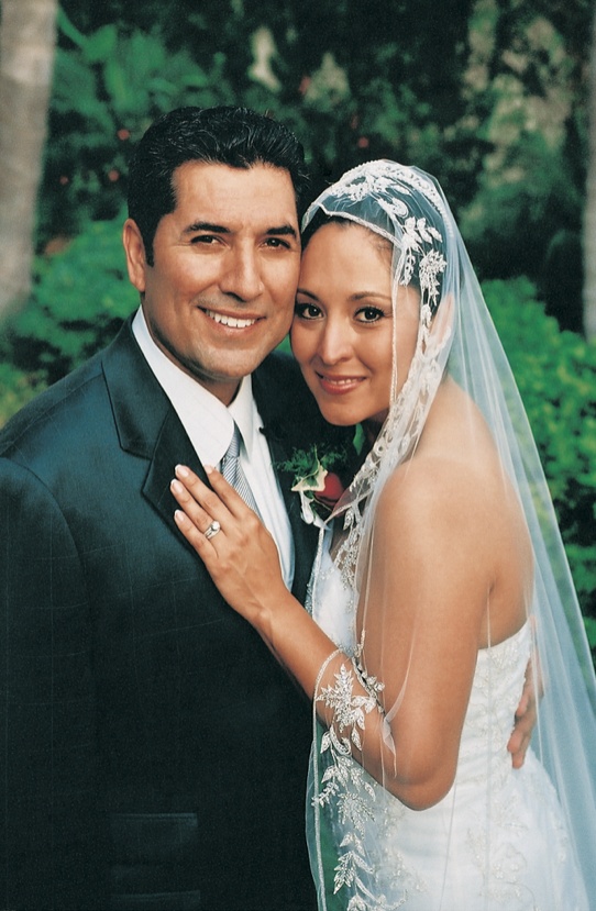 Bride and Groom Portrait
Photography: Moses Sparks Photography
Read More:
http://www.insideweddings.com/weddings/lynette-romero-and-david-angulo/53/ Lynette Romero KTLA anchor and husband