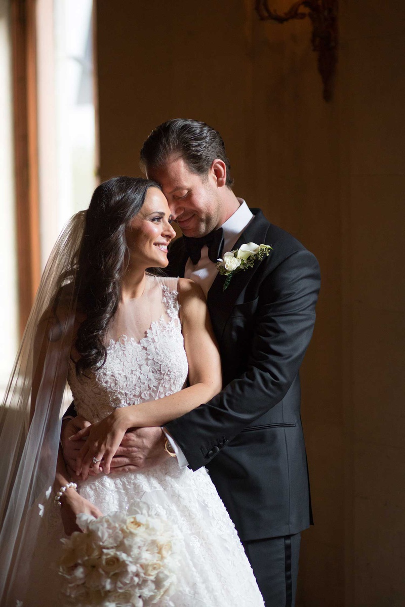 New York City Couple Portrait
Photography: The Day by Ira Lippke
Read More:
http://www.insideweddings.com/weddings/opulent-luxury-wedding-with-timeless-color-palette-in-new-york-city/1199/ bride in ines di santo illusion wedding dress ball gown groom tuxedo bow tie new york city wedding