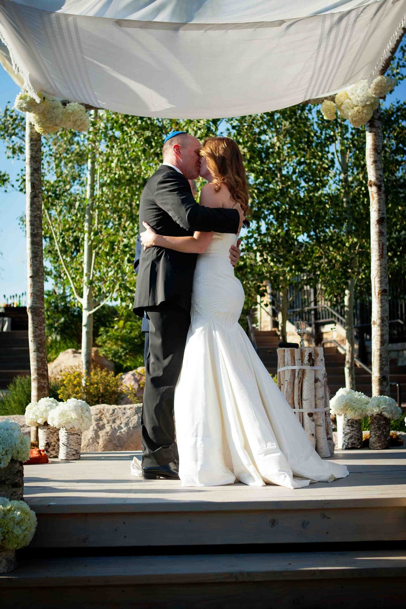 Birch Tree Chuppah
Photography: Zuma Photo
Read More:
http://www.insideweddings.com/weddings/modern-outdoor-wedding-in-park-city-utah/420/ Bride and groom kiss under tallit and birch ceremony structure