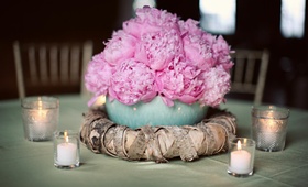 Pink Peony Centerpiece
Photography: Jasmine Star Photography
Read More:
http://www.insideweddings.com/weddings/rustic-elegant-wedding-at-a-farm-in-washington/272/ small arrangement of peonies in blue bowl