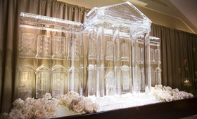 The White House Ice Sculpture
Photography: Melissa Mermin | Love Stories
Read More:
http://www.insideweddings.com/weddings/traditional-spring-wedding-in-naples-florida/352/ Huge wedding reception ice sculpture in shape of White House