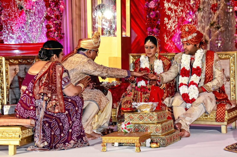 Photography: Tomas Ramos Photographers
Read More:
http://www.insideweddings.com/weddings/houston-indian-wedding-celebration-with-800-person-guest-list/435/