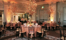 Fall-Inspired Reception Space
Photography: Lawrence Crandall Photography
Read More:
http://www.insideweddings.com/weddings/fall-inspired-california-wedding-nyc-themed-after-party/212/ Casa Del Mar autumn-themed ballroom