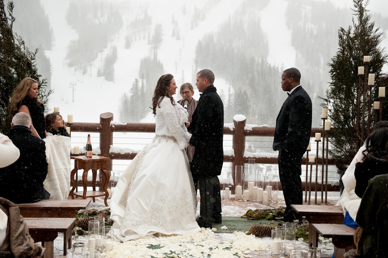 Outdoor Winter Ceremony
Photography: Handeland Tesoro Photography
Read More:
http://www.insideweddings.com/weddings/snowy-outdoor-winter-ceremony-cozy-lodge-reception/522/ Bride and groom exchanging vows in Park City
