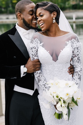 Modern Elegant Wedding With Warm Amp Inviting White Gold