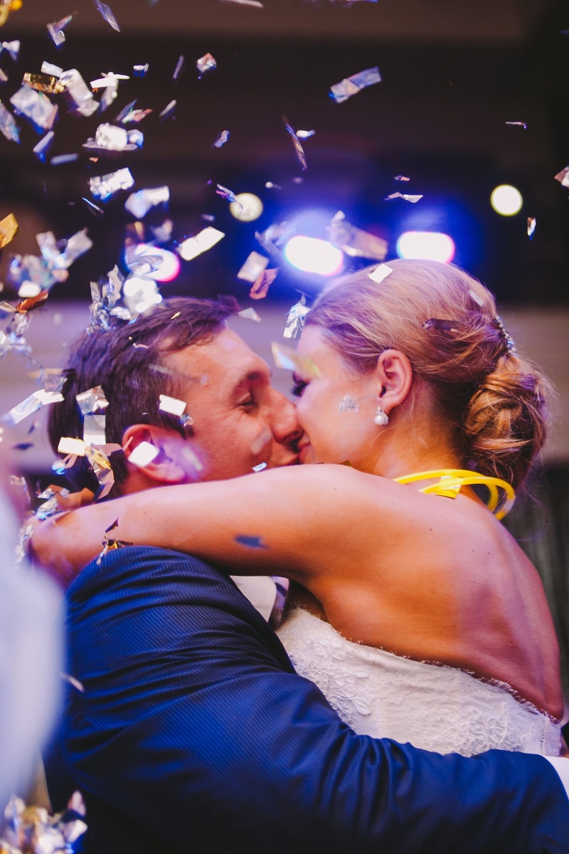 Festive Confetti Kiss
Photography: J. Cogliandro Photography
Read More:
http://www.insideweddings.com/weddings/angela-mecca-and-owen-daniels/540/ Angela Mecca and Owen Daniels kissing