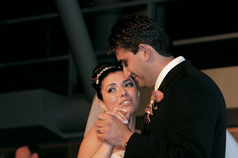 Newlyweds Dancing
Photography: Lifetime Images (Steven Schlesinger)
Read More:
http://www.insideweddings.com/weddings/formal-black-tie-wedding-in-la-jolla-california/52/ Bride and groom dance at reception
