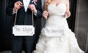 Cute Couple Portrait
Photography: Callaway Gable
Read More:
http://www.insideweddings.com/weddings/wedding-planner-alexandra-rembacs-garden-inspired-celebration/409/ Bride and groom holding personalized wood signs