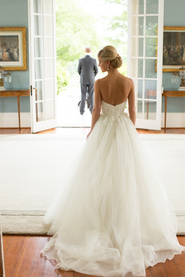 Elegant Bridal Gown
Photography: Aaron Watson Photography
Read More:
http://www.insideweddings.com/weddings/classic-virginia-wedding-inspired-by-grace-kellys-elegance/511/ Back of bride wearing strapless bridal gown