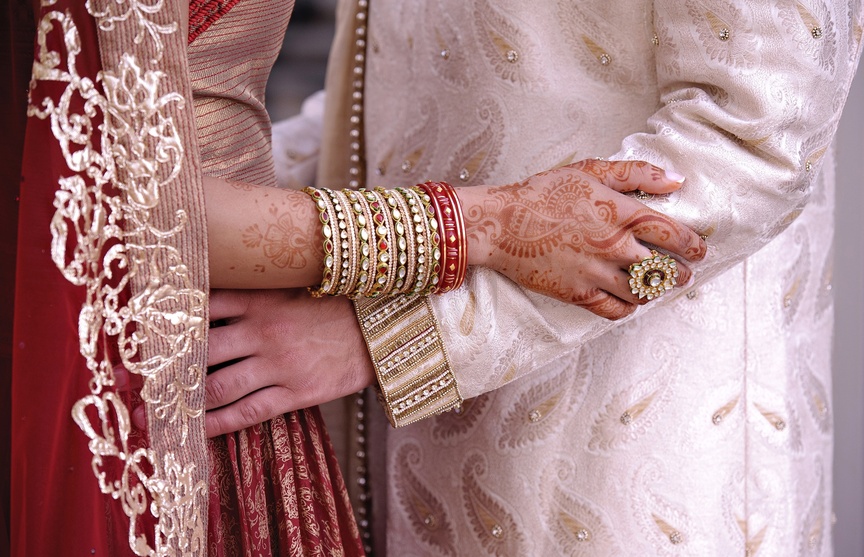 Article: Being Your Photographer's Best Assistant
Photography: Maloman Studios
Read More:
http://www.insideweddings.com/news/planning-design/being-your-photographers-best-assistant/1530/