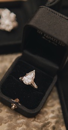 Pear-Shaped Engagement Ring
Photography: Kris Kan
Read More:
http://www.insideweddings.com/weddings/lauren-kitt-and-nick-carter/605/ Lauren Kitt's solitaire ring from Nick Carter