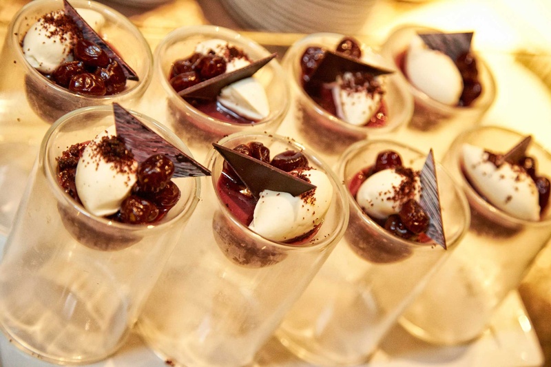Sweet Desserts in Small Glasses at Reception
Photography: KingenSmith
Read More:
http://www.insideweddings.com/weddings/delicately-detailed-chicago-wedding-with-jewish-christian-customs/762/ sweet treat desserts in small glasses at couple's wedding reception