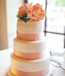 Three-Layer Ribbon Cake
Photography: Christian Oth Studio
Read More:
http://www.insideweddings.com/weddings/classic-vineyard-wedding-in-the-hamptons/348/ Torta Millefoglie Italian wedding cake