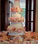 Fresh Flower Cake
Photography: Handeland Tesoro Photography
Read More:
http://www.insideweddings.com/weddings/romantic-ocean-view-wedding-in-santa-barbara-california/464/ Seven layer cake with fresh roses in blush as tiers