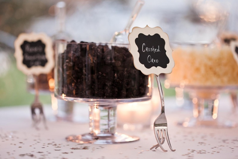 Candy Apple Bar
Photography: Jana Williams Photography
Read More:
http://www.insideweddings.com/weddings/ivory-gold-blush-lakefront-new-hampshire-wedding/412/ Make your own candy apple station at wedding reception