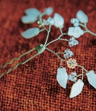 Silver Leaf Hair Pin
Photography: Yvette Roman Photography
Read More:
http://www.insideweddings.com/weddings/autumn-inspired-wedding-in-ojai-valley-california/217/ bobby pin featuring silver leaf embellisment
