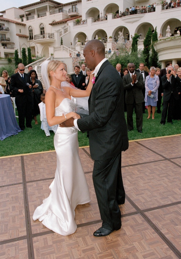 Alfredrick Joyner and Alisha Biehn's First Dance
Photography: Cesare Bonazza Photography
Read More:
http://www.insideweddings.com/weddings/alisha-biehn-and-alfredrick-joyner/70/ Newlyweds first dance at St. Regis Monarch Beach