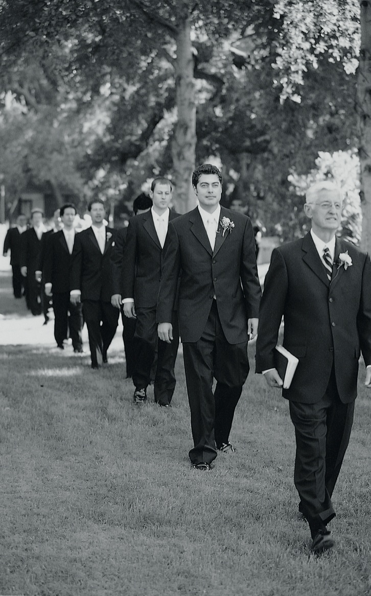 Pastor Leading Groom and Groomsmen
Photography: Susan Bordelon Photography
Read More:
http://www.insideweddings.com/weddings/lindsay-price-and-shawn-piller/98/ Black and white photo of men processional