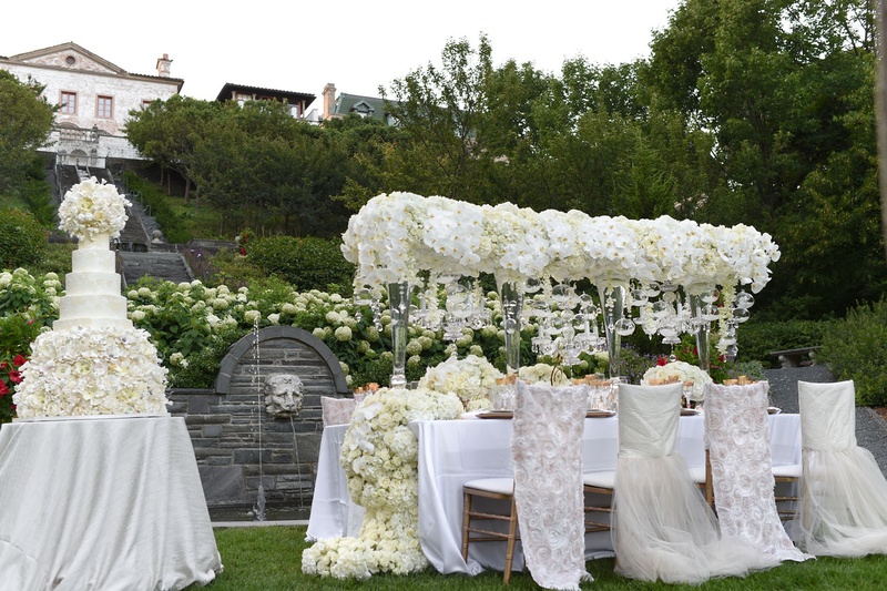 Tablescape Next to Wedding Cake
Photography: Carasco Photography
Read More:
http://www.insideweddings.com/weddings/styled-shoot-combines-old-world-charm-and-contemporary-fashion/849/ opulent wedding cake next to glamorous reception table