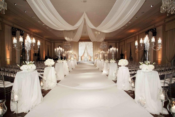 Spring Wedding in Chicago with Purple Lighting - Inside Weddings Spring Wedding in Chicago with Purple Lighting - Inside Weddings