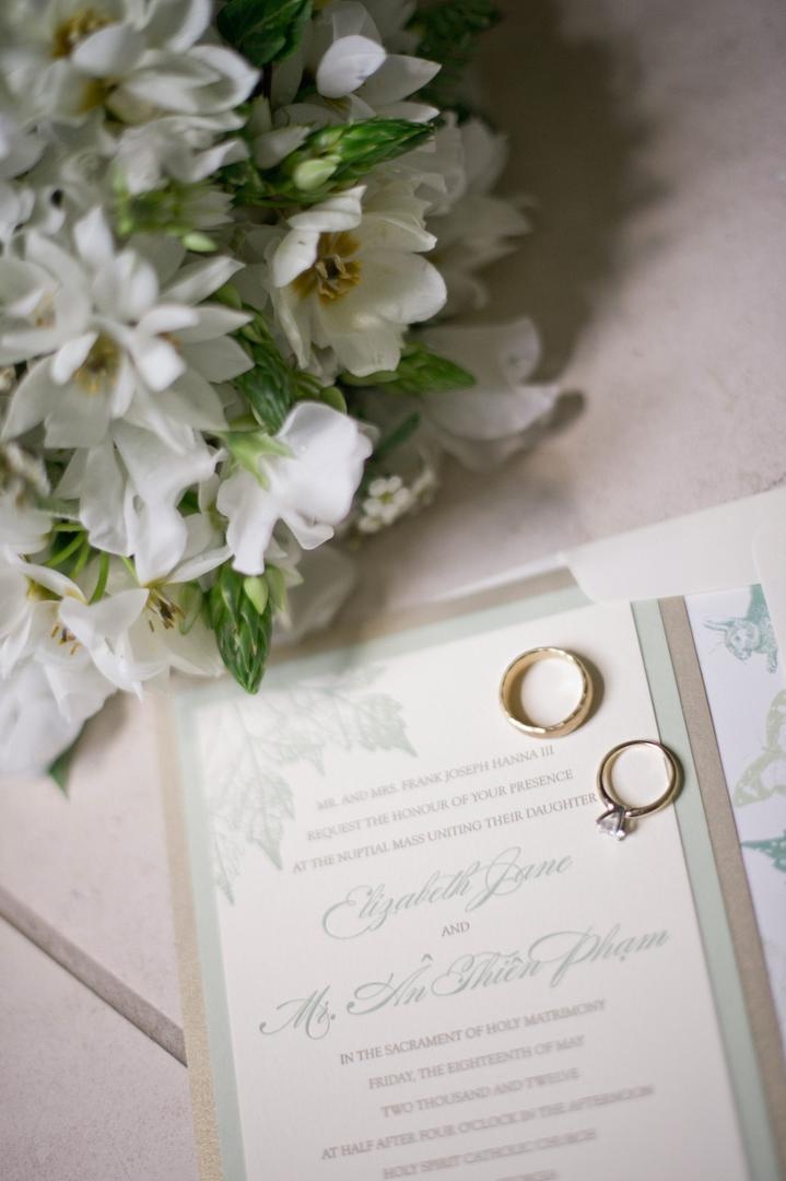 Spring Wedding Invitation
Photography: Harwell Photography
Read More:
http://www.insideweddings.com/weddings/romantic-woodland-inspired-atlanta-wedding-with-natural-details/433/ Light green and gold garden wedding invite