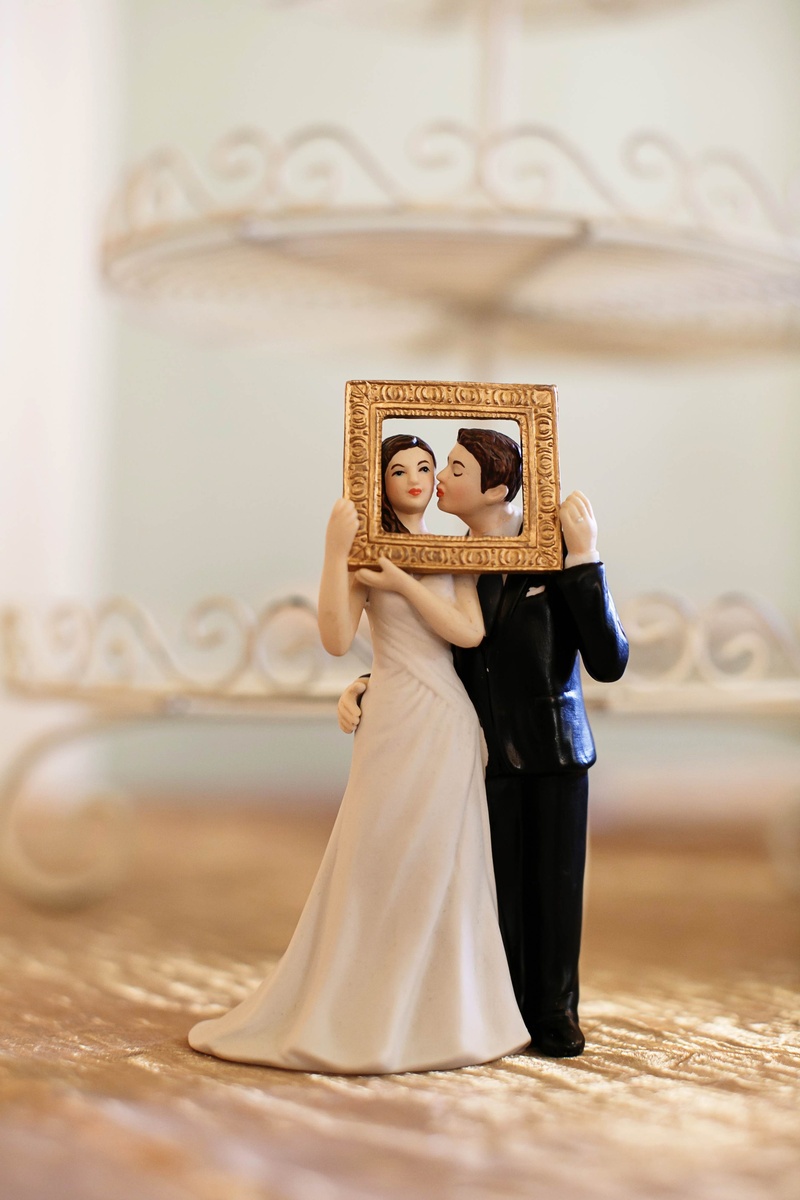 Cakes Desserts Photos Gold Frame Cake Topper Inside
