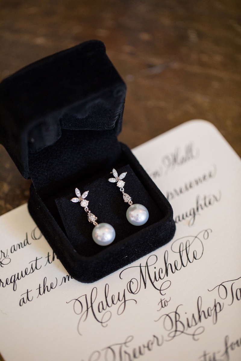Pearl-Drop Earrings for Bride
Photography: John Cain Photography
Read More:
http://www.insideweddings.com/weddings/at-home-dallas-fete-inspired-by-san-miguel-de-allende-weddings/1255/ wedding invitation calligraphy black velvet ring box pearl drop diamond earrings for bride