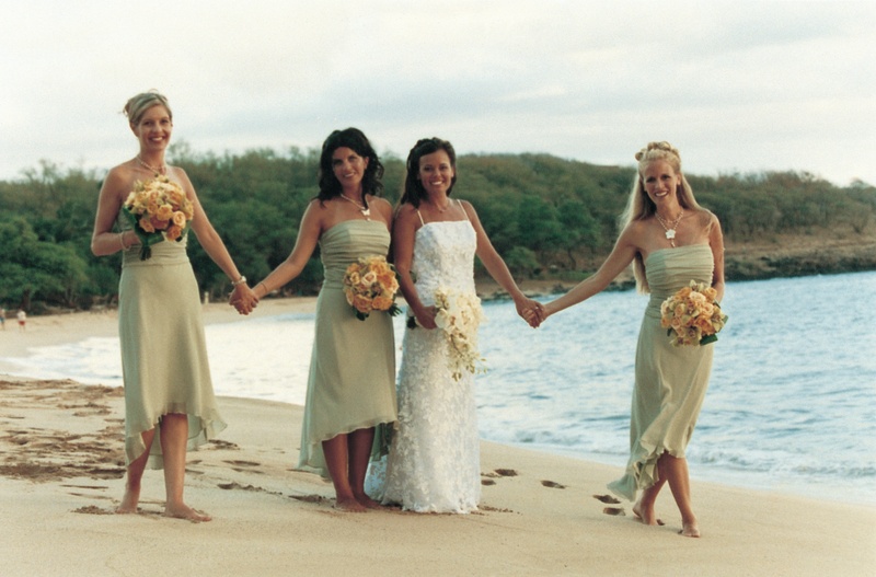 Bride and Bridesmaids Walk Along Beach
Photography: David Michael Photography
Read More:
http://www.insideweddings.com/weddings/tropical-seaside-wedding-in-lanai-hawaii/60/ bride and bridesmaids in green dresses