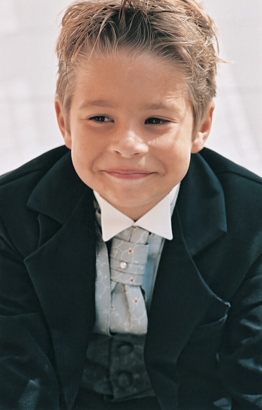 Ring Bearer Wearing Suit
Photography: Simone %26 Martin Photography
Read More:
http://www.insideweddings.com/weddings/a-midsummer-nights-dream-wedding-in-beverly-hills-california/58/ young ring bearer wears blue tie and vest